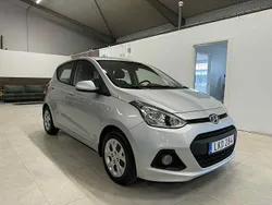 Mörkröd Begagnad 2014 Hyundai i10 Halvkombi | 59 900 kr (Marknadspris)
