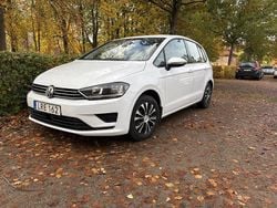 Vit Begagnad 2016 VW Golf VII Halvkombi | 96 000 kr (Marknadspris)