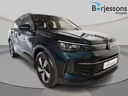 Mörkblå (blå) Ny 2025 VW Tiguan SE SUV | 424 900 kr