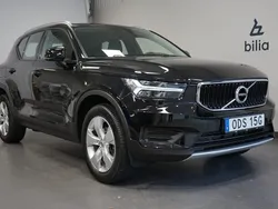 Svart Begagnad 2022 Volvo XC40 Momentum SUV | 279 900 kr (Marknadspris)