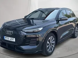 Grå Begagnad 2025 Audi Q6 e-tron Comfort SUV | 630 000 kr (Superpris)