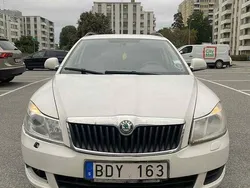 Vit Begagnad 2013 Skoda Octavia Ambiente Kombi | 30 000 kr (Superpris)