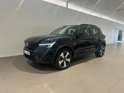 Svart Begagnad 2022 Volvo XC40 Core SUV | 359 500 kr