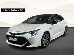 Vit Begagnad 2019 Toyota Corolla Hybrid Style Halvkombi | 219 900 kr (Marknadspris)