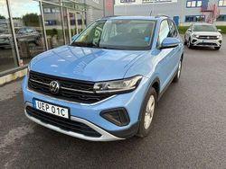 Ljusblå Begagnad 2023 VW T-Cross Life SUV | 229 000 kr (Marknadspris)