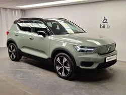 Grön Begagnad 2022 Volvo XC40 Core SUV | 334 900 kr