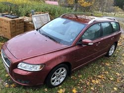 Röd Begagnad 2008 Volvo V50 Summum Kombi | 39 000 kr (Marknadspris)