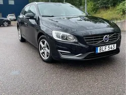 Svart Begagnad 2014 Volvo V60 Summum Kombi | 100 000 kr (Bra pris)