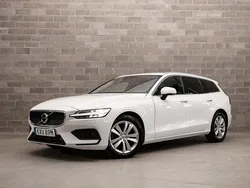 Vit Begagnad 2021 Volvo V60 Momentum Kombi | 258 500 kr (Bra pris)