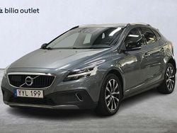 Grå Begagnad 2019 Volvo V40 CC Kombi | 189 900 kr (Marknadspris)