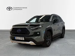 Grön Begagnad 2023 Toyota RAV4 Hybrid Active SUV | 409 900 kr (Lite dyr)