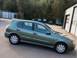 Grön Begagnad 2002 Nissan Almera Halvkombi | 20 000 kr