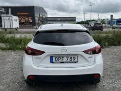 Vit Begagnad 2014 Mazda 3 Inclusive Halvkombi | 121 000 kr (Bra pris)