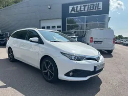 Vit Begagnad 2017 Toyota Auris Touring Sports Comfort Kombi | 152 900 kr (Marknadspris)