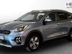 Blå (blue) Begagnad 2021 Kia Niro Advance SUV | 239 900 kr (Marknadspris)