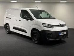 Vit Begagnad 2020 Citroën Berlingo Minibuss | 149 000 kr (Marknadspris)
