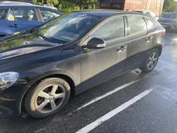 Svart Begagnad 2017 Volvo V40 Kinetic Kombi | 145 000 kr (Marknadspris)