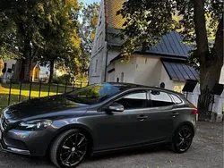 Grå Begagnad 2013 Volvo V40 Kinetic Kombi | 69 000 kr (Lite dyr)