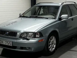 Ljusgrön Begagnad 2003 Volvo V40 Kombi | 9 900 kr (Superpris)