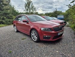 Röd Begagnad 2015 Skoda Octavia RS Kombi | 100 000 kr (Marknadspris)