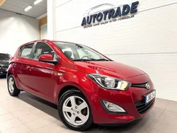 Röd Begagnad 2015 Hyundai i20 Select Halvkombi | 69 900 kr (Marknadspris)
