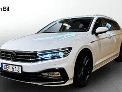 Vit (glacier white metallic) Begagnad 2022 VW Passat Elegance Kombi | 354 900 kr (Lite dyr)