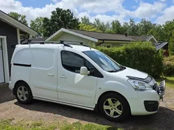Vit Begagnad 2016 Peugeot Partner Minibuss | 52 000 kr (Lite dyr)