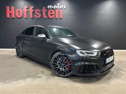 Svart Begagnad 2017 Audi RS3 Comfort Halvkombi | 439 900 kr (Marknadspris)