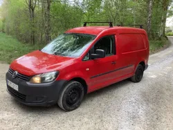 Röd Begagnad 2013 VW Caddy Maxi Minibuss | 76 500 kr (Marknadspris)