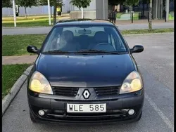 Svart Begagnad 2005 Renault Clio R.S. Halvkombi | 28 000 kr (Marknadspris)