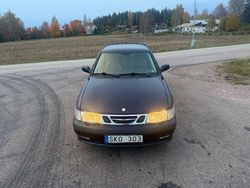 Mörkblå (blå) Begagnad 2001 Saab 9-3 Halvkombi | 34 000 kr (Marknadspris)