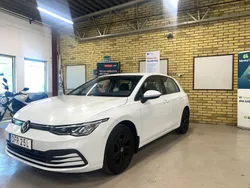 Vit Begagnad 2020 VW Golf VII Halvkombi | 194 900 kr (Marknadspris)