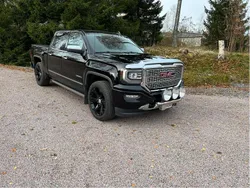 Svart Begagnad 2016 GMC Sierra Sedan | 560 000 kr