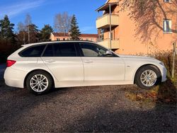 Vit Begagnad 2016 BMW 320 Sport Line Kombi | 153 000 kr (Bra pris)