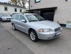 Silver Begagnad 2008 Volvo V70 Kinetic Kombi | 59 900 kr (Marknadspris)