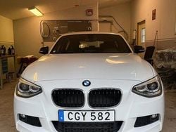 Vit Begagnad 2015 BMW 116 M Sport Halvkombi | 100 000 kr (Marknadspris)