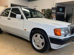 Vit Begagnad 1992 Mercedes 190 Sedan | 79 900 kr