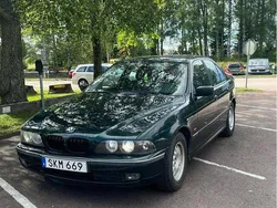 Grön Begagnad 2001 BMW 520 Sedan | 42 900 kr