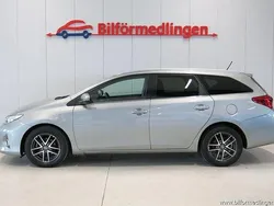 Grå samma som bilen Begagnad 2015 Toyota Auris Touring Sports Kombi | 124 900 kr (Bra pris)