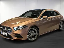 Ljusbrun (brown) Begagnad 2022 Mercedes A180 AMG line Halvkombi | 299 000 kr (Marknadspris)