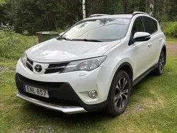 Vit Begagnad 2015 Toyota RAV4 Edition SUV | 102 000 kr (Bra pris)