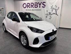 Lunar white Begagnad 2025 Mazda 2 Center-Line Halvkombi | 239 500 kr (Marknadspris)