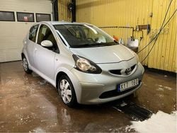 Silver Begagnad 2006 Toyota Aygo Halvkombi | 25 000 kr (Marknadspris)