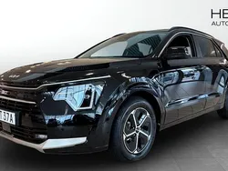 Svart (black) Ny 2025 Kia Niro Advance SUV | 367 000 kr (Bra pris)