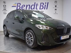 Sanremo green metallic Begagnad 2024 BMW 225 M Sport Minibuss | 369 500 kr