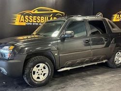 Svart Begagnad 2004 Chevrolet Avalanche Van | 119 900 kr