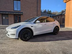 Vit Begagnad 2024 Tesla Model Y Long Range SUV | 490 000 kr (Superpris)