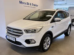 Vit (frozen white) Begagnad 2017 Ford Kuga Titanium SUV | 164 900 kr (Marknadspris)