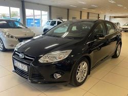 Svart Begagnad 2013 Ford Focus Titanium Halvkombi | 59 900 kr (Marknadspris)