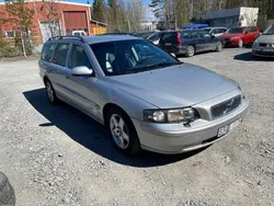 Ljusgrå Begagnad 2001 Volvo V70 Kombi | 19 900 kr (Marknadspris)